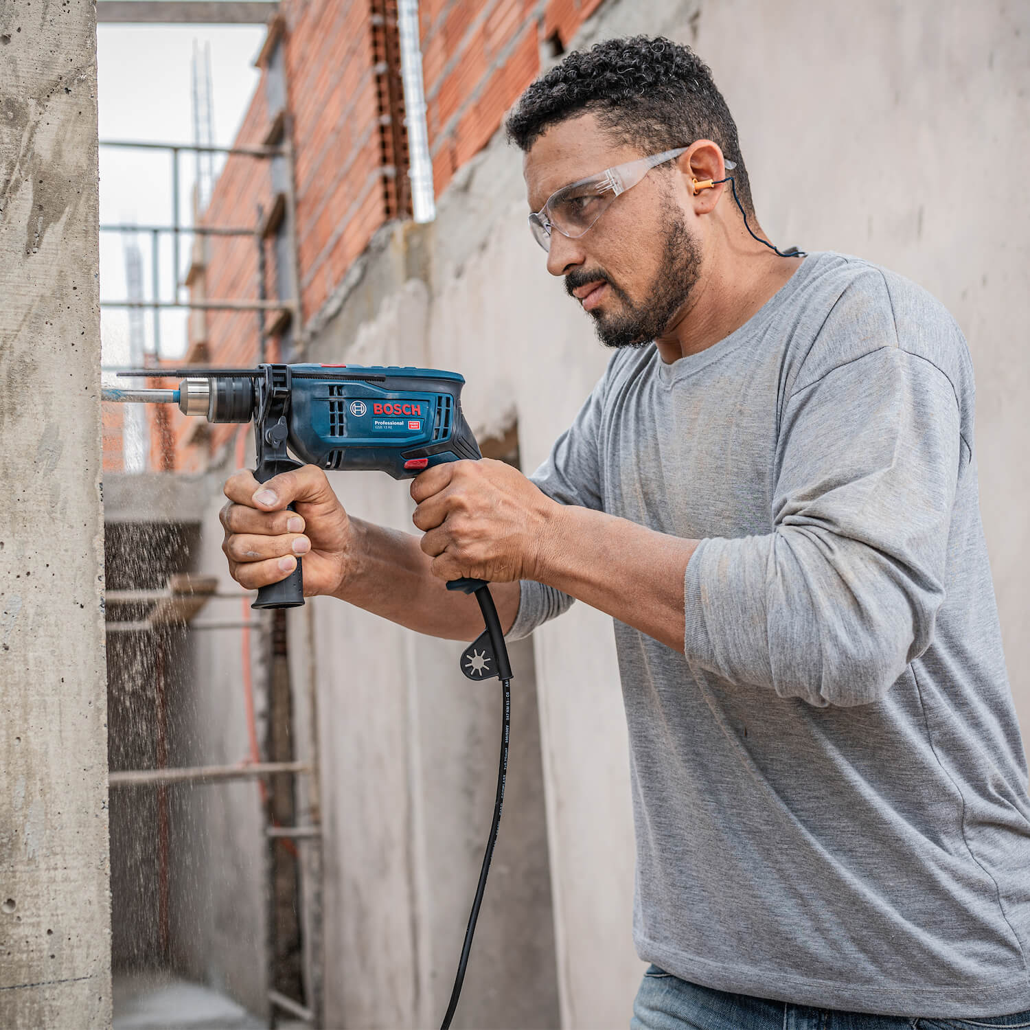 Taladro Percutor 1/2″ 750W + Set de Accesorios 23 Pzs Bosch GSB 13 RE - Imagen 6