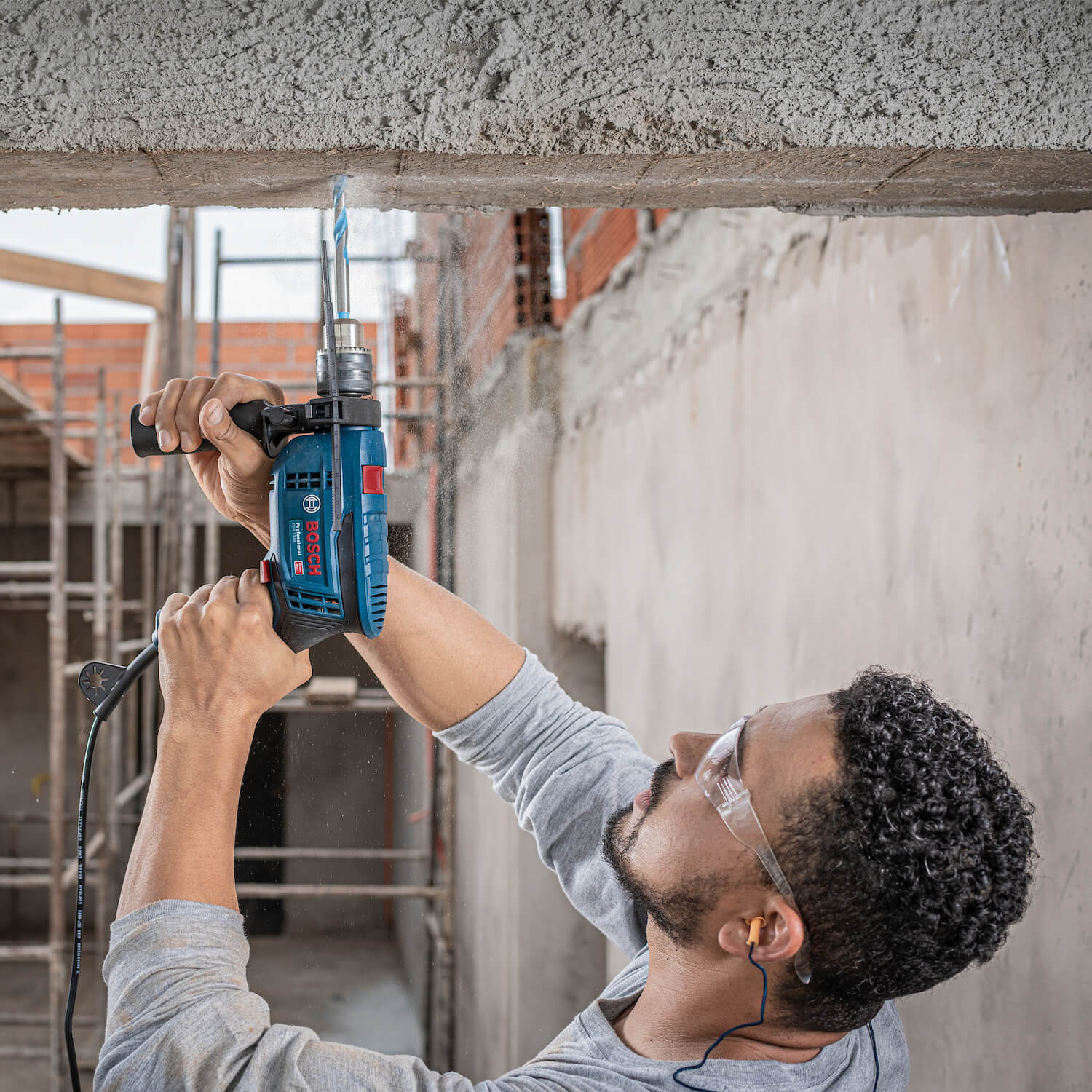 Taladro Percutor 1/2″ 750W + Set de Accesorios 23 Pzs Bosch GSB 13 RE - Imagen 5