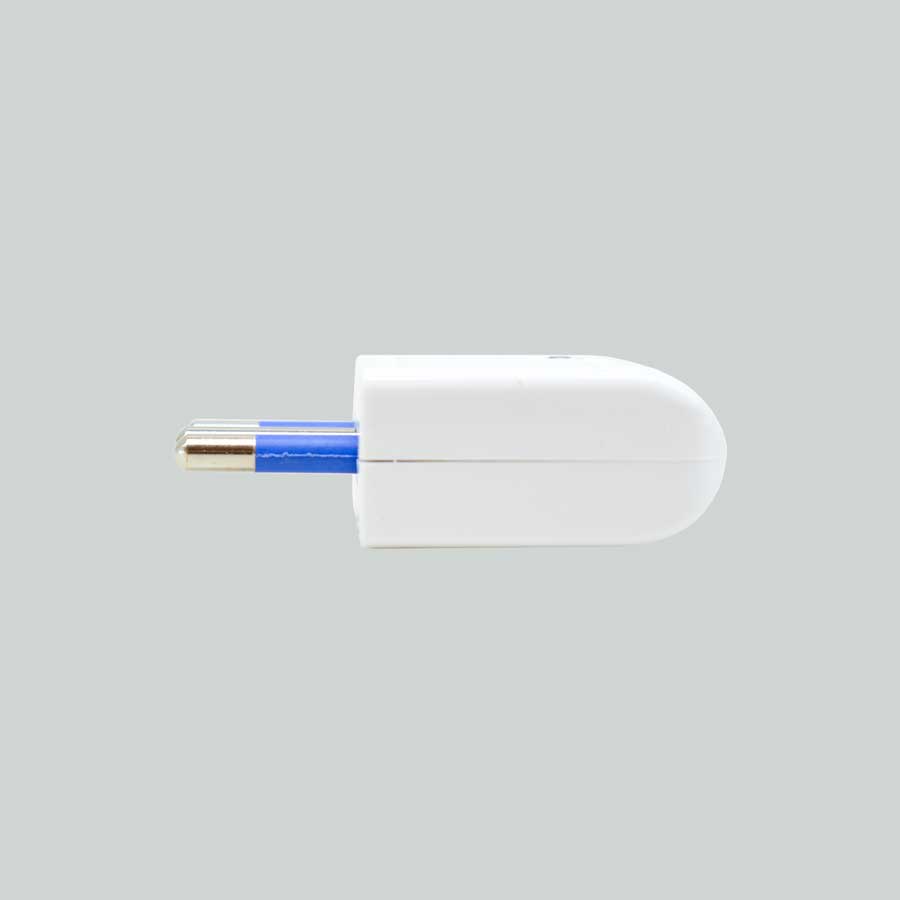 FICHA PLANO 10 AMP 3PATAS BLANCA LED LIFE SL1037 - Imagen 3