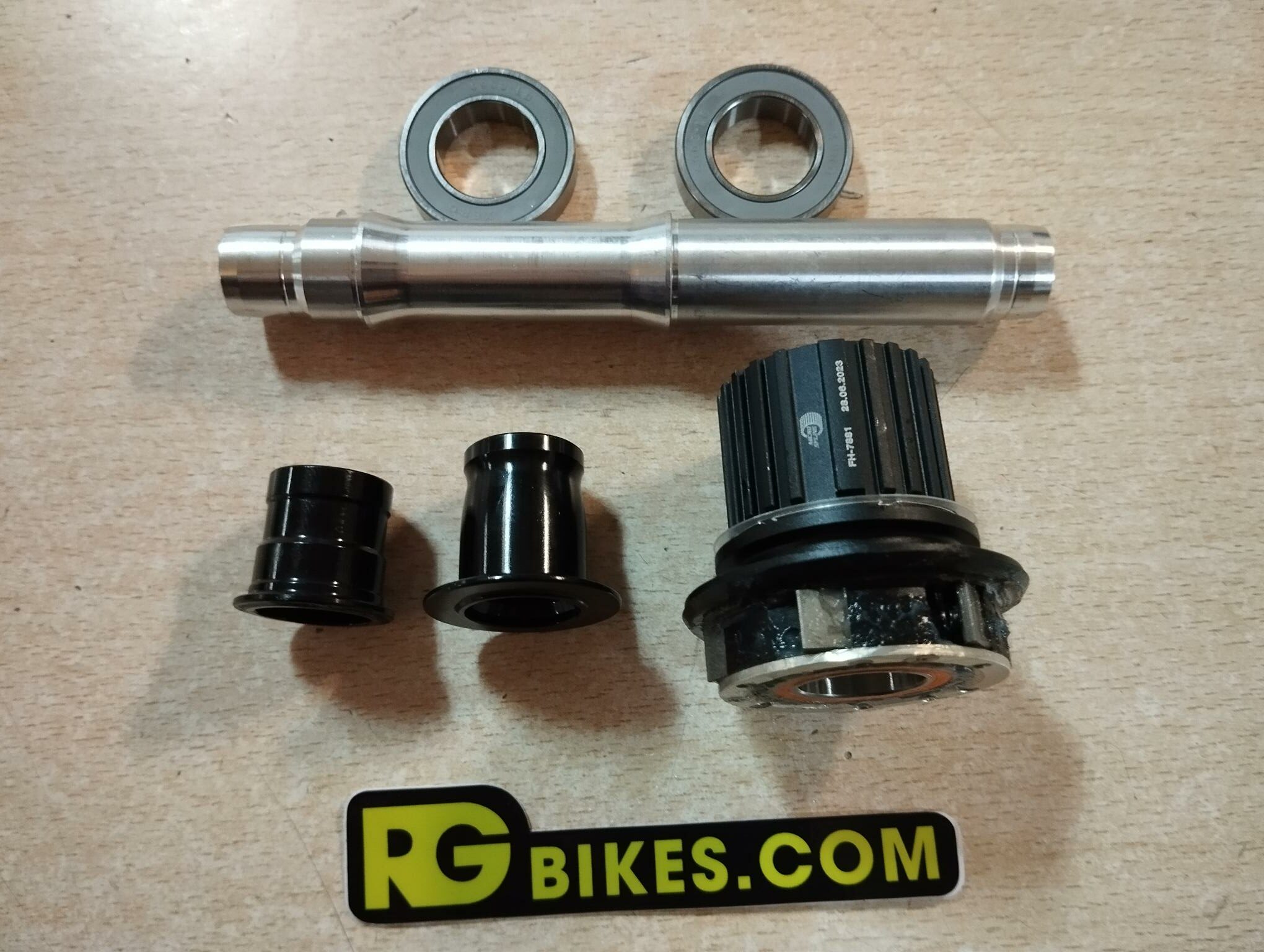 TC-7848M MICRO SPLINE SHUMANO KIT NUCLEO + EJE RUEDA TRASERA 290025 - Imagen 2