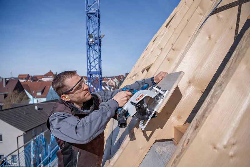 Sierra Circular Bosch GKS 18V-57-2 + Batería Pro Core 8ah + Cargador 1880 CV - Imagen 4