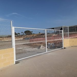 Puerta vehicular 2 hojas hércules blanco de 2,00 metros alto x 5,00 metros ancho